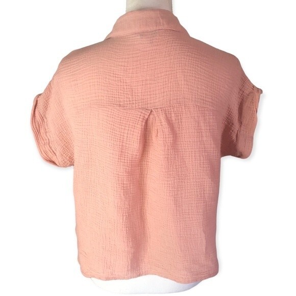 Ci Sono Textured Short Sleeve Button Front Cropped Blouse - Picture 3 of 5